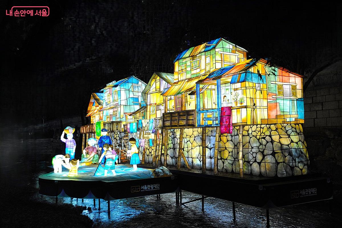 청계천 복원 20주년 기념 특별전 작품인 &lsquo;청계의 빛 : 청계천의 과거&rsquo; &copy;조수봉