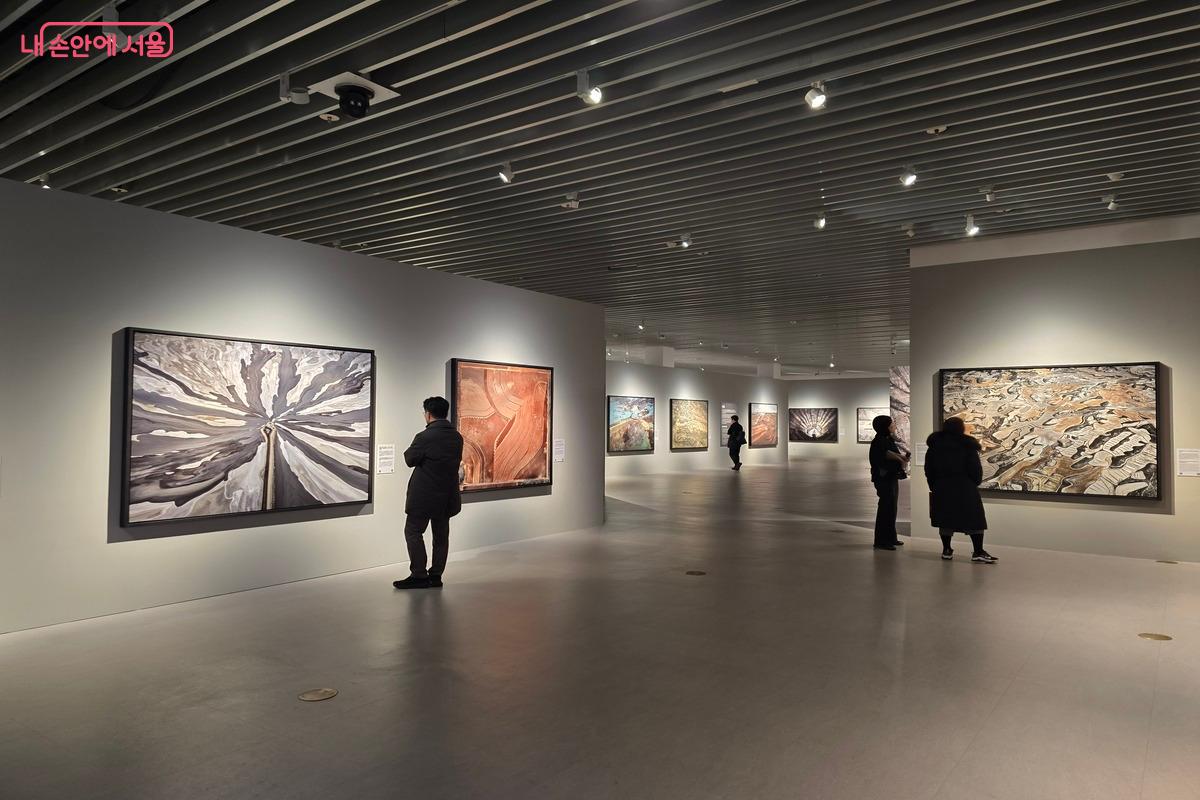 사진 작품은 그것이 무엇인지 설명을 듣지 않고서는 전혀 눈치채지 못하게 한다. ©김은주