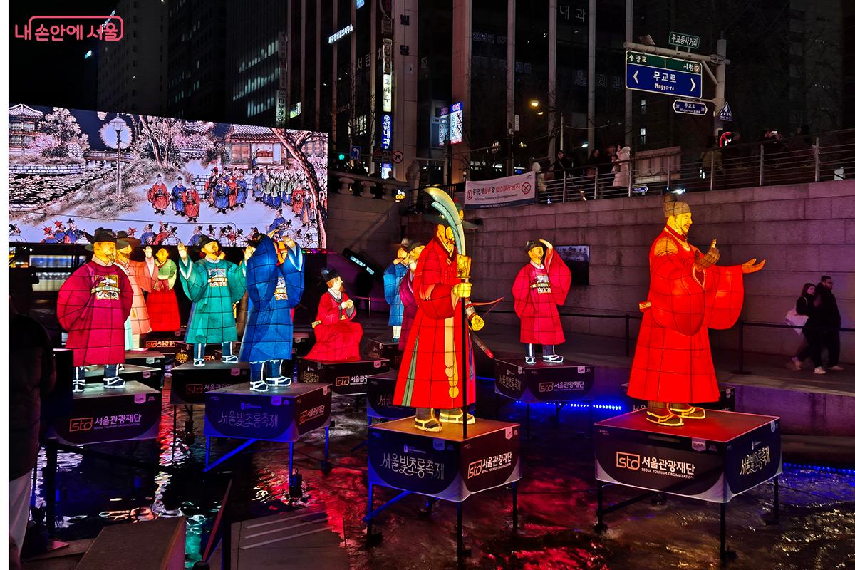 2024년 빛초롱축제에서 다시 보고 싶은 조형물 1위로 선정된 '어가행렬' &copy;백승훈