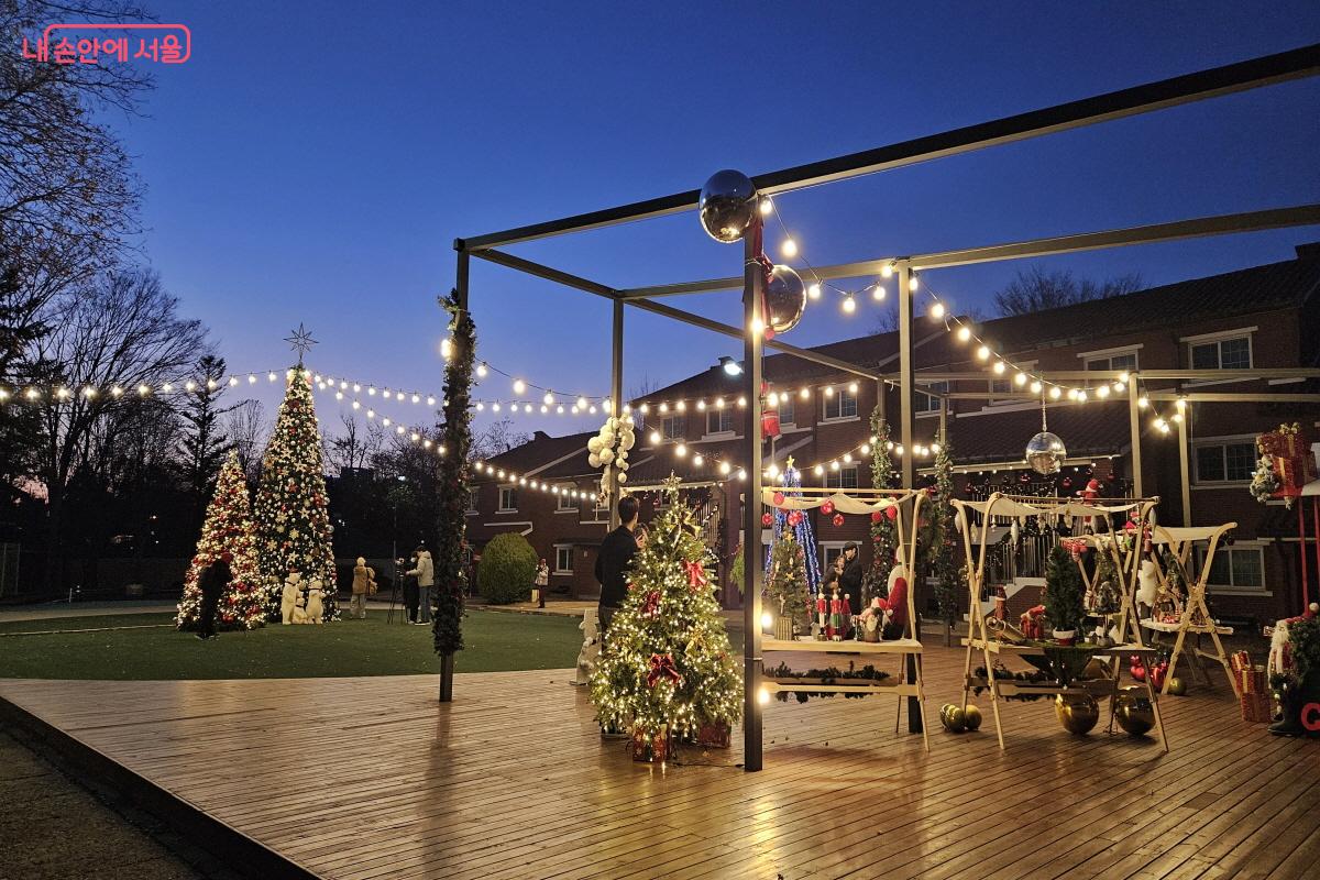 예쁜 추억을 만들며 따뜻한 크리스마스를 맞을 수 있는 공간이다. ©이선미
