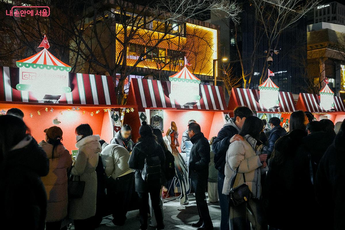 인근에 마련된 다양한 이벤트 부스들은 방문객들에게 즐거움을 선사했다. ⓒ김아름