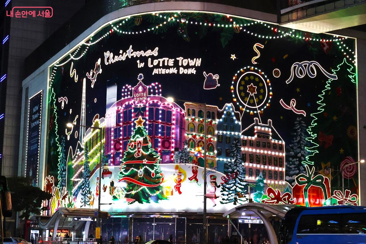 백화점 외벽은 대형 조명 장식으로 빛의 숲을 연출하고 있다. ©이봉덕 