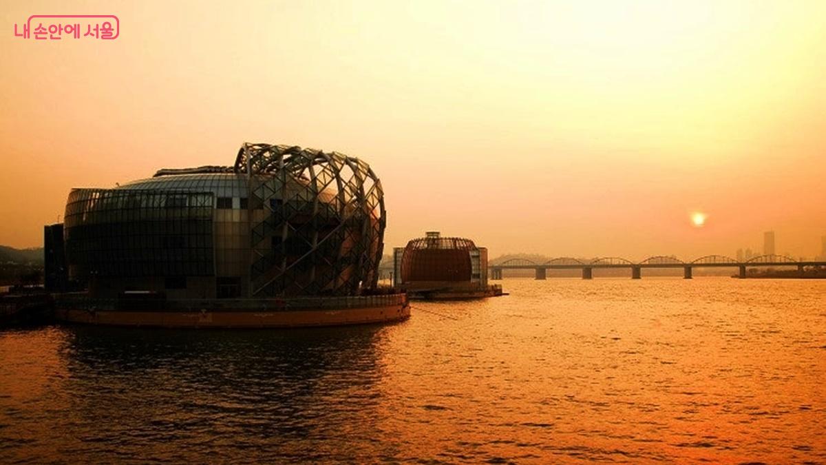 잠수교에서 바라본 해넘이 풍경, 한강과 세빛섬 ⓒ최용수