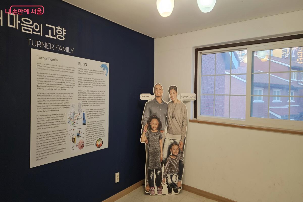 아이들이 태어나 자라는 사진들도 있었다. ©이선미 