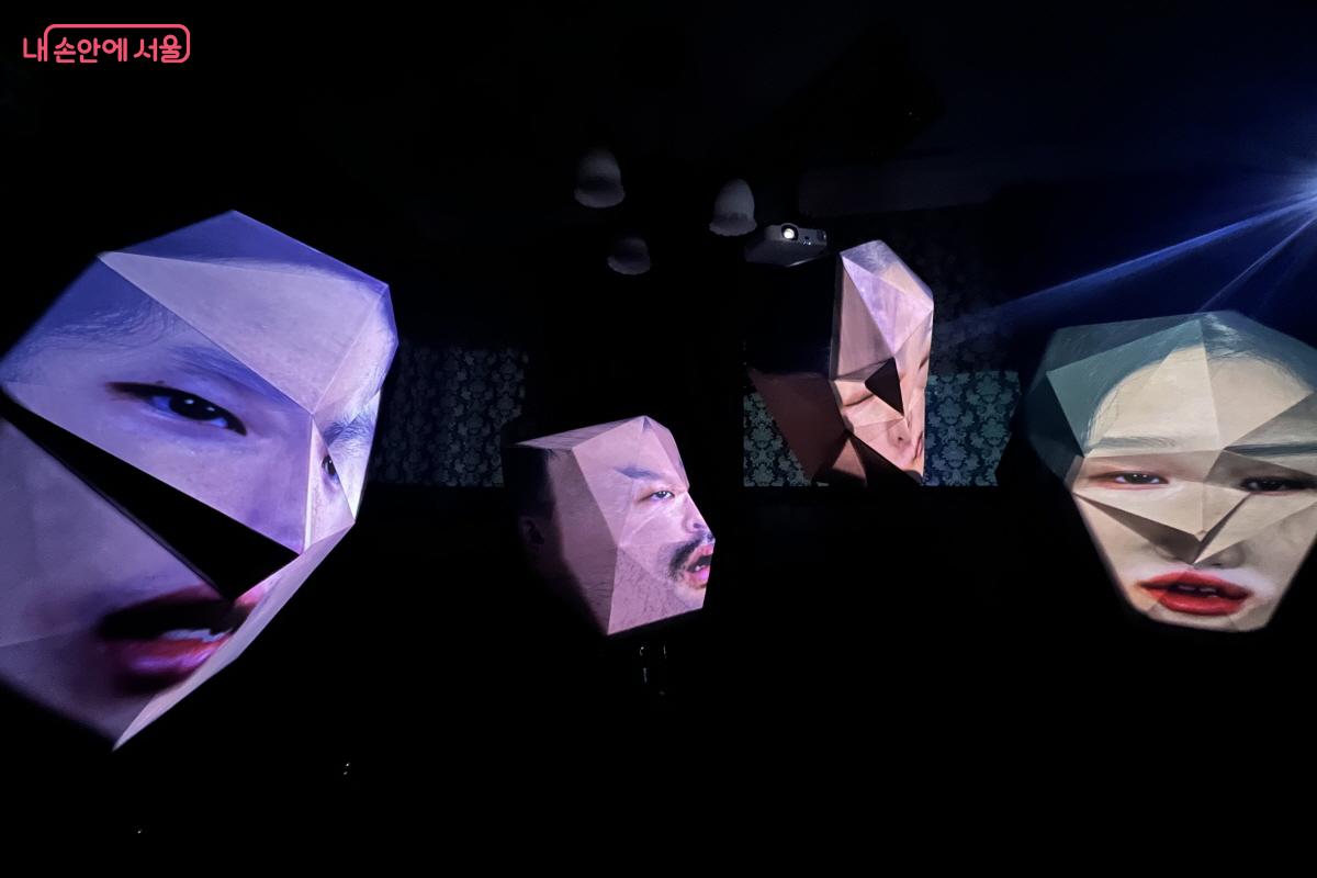 인간과 기술 사이 긴장을 탐구한 황인규 작가의 &lsquo;다름이되기/위해, 다른 것이 되는/질서&rsquo; &copy;박지영