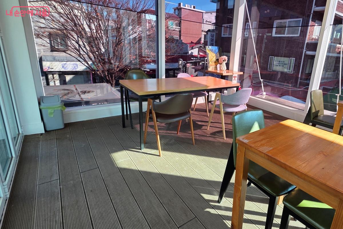 소담방 내부로 들어가니 따뜻한 햇살이 가득이다. ©김미선