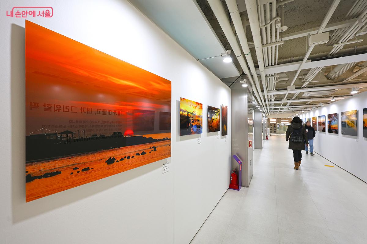 대한민국의 구석구석을 담은 다양한 작품들이 전시장을 가득 메웠다. ©김주연