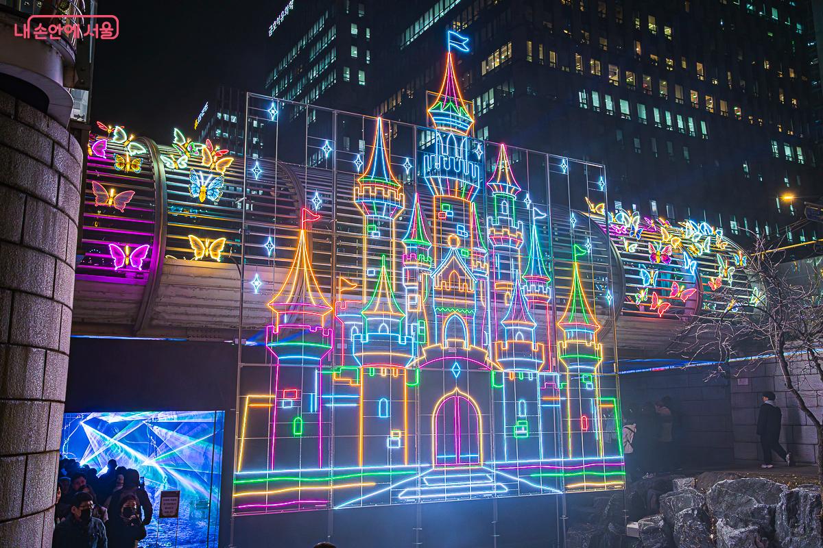대표적인 서울 빛 축제인 서울빛초롱축제 &copy;김지연