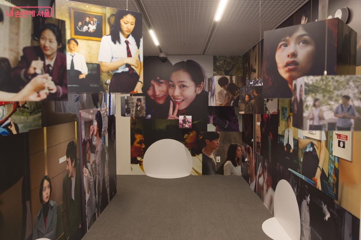 <SEOUL, FILM AND CANVAS 서울을 영화 속에, 영화를 캔버스에 담았습니다>라는 기획전시가 열리고 있다. &copy;임중빈