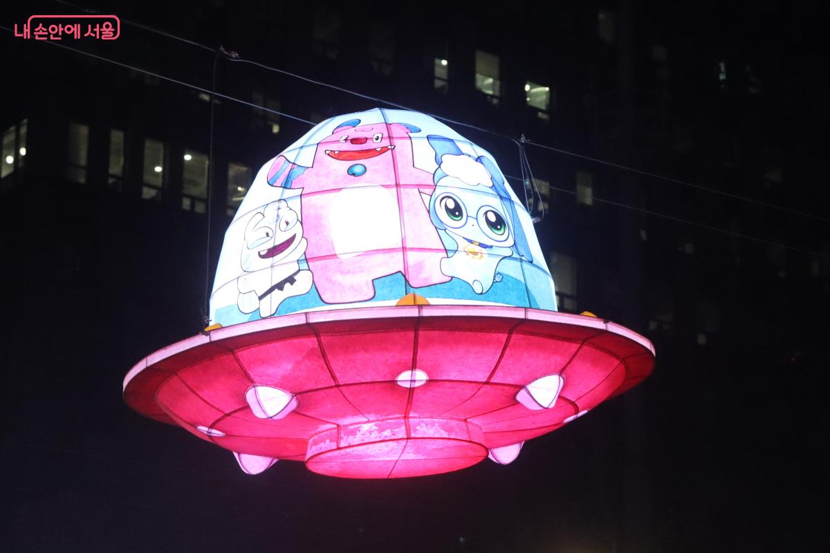 다양한 협업 조형물이 서울의 겨울밤을 물들였다. &copy;조송연