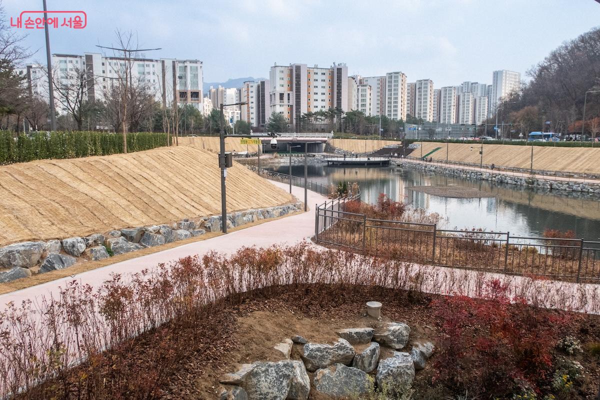 11월에 개장한 서울 은평구 구파발천 유수지 ©이진형
