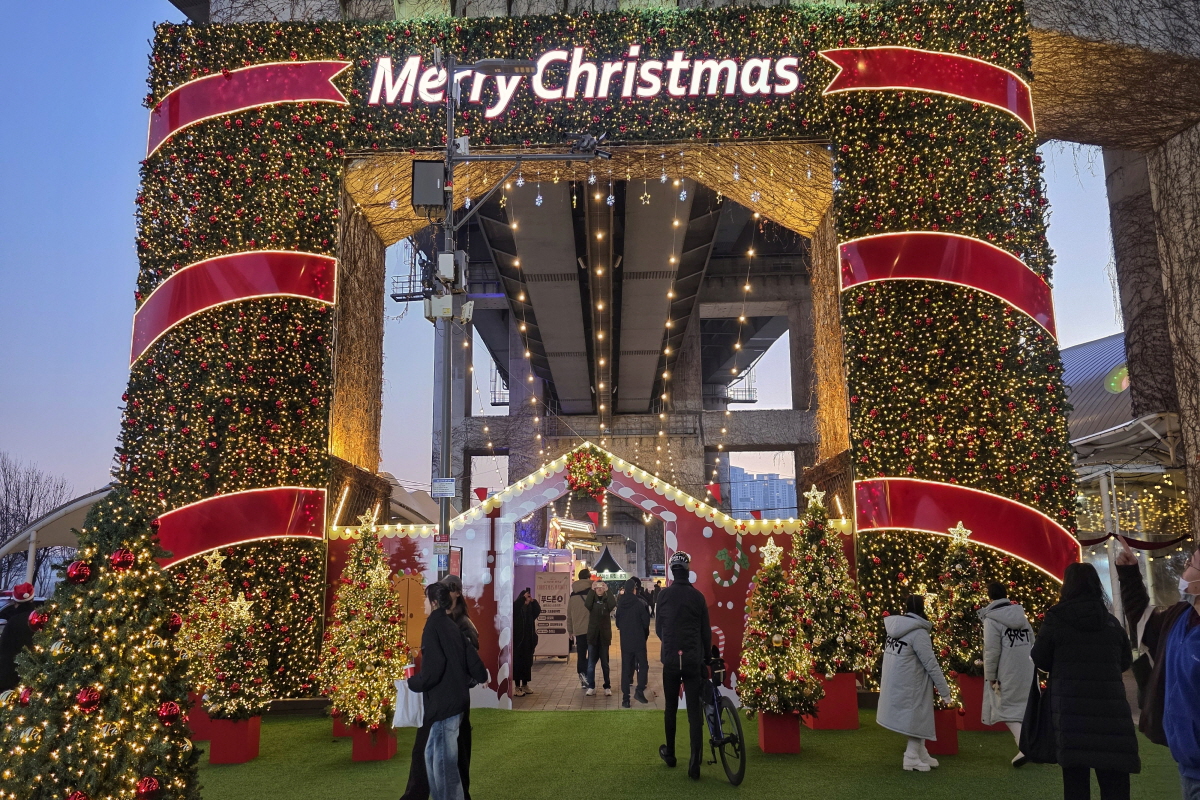 실내&middot;야외 모두 즐긴다! 한강 크리스마스 마켓 구경하기
