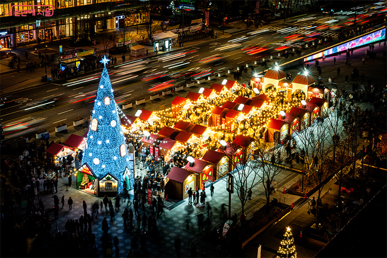 연말 분위기 물씬 풍기는 광화문마켓
