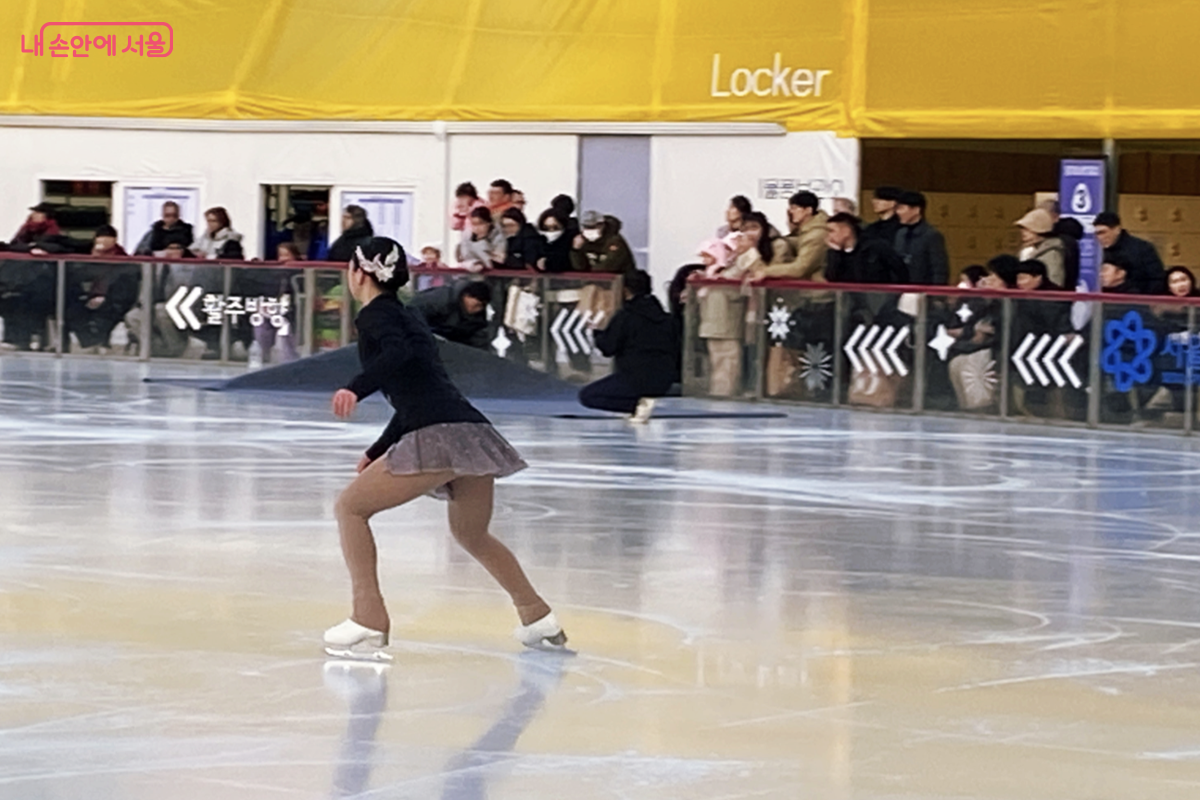 개막식을 축하하는 피겨 공연 ©김경선