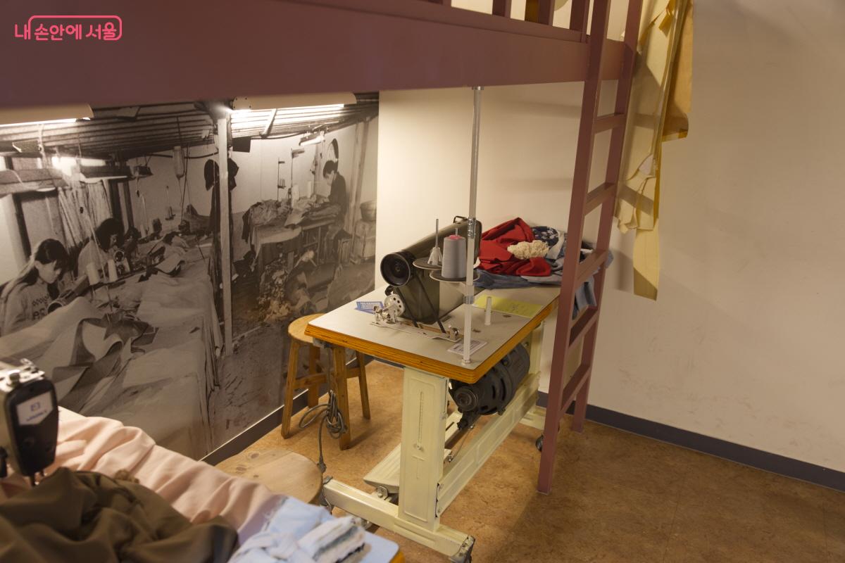 금방이라도 당시 열악했던 봉제공들을 마주칠 것 같다. &copy;임중빈