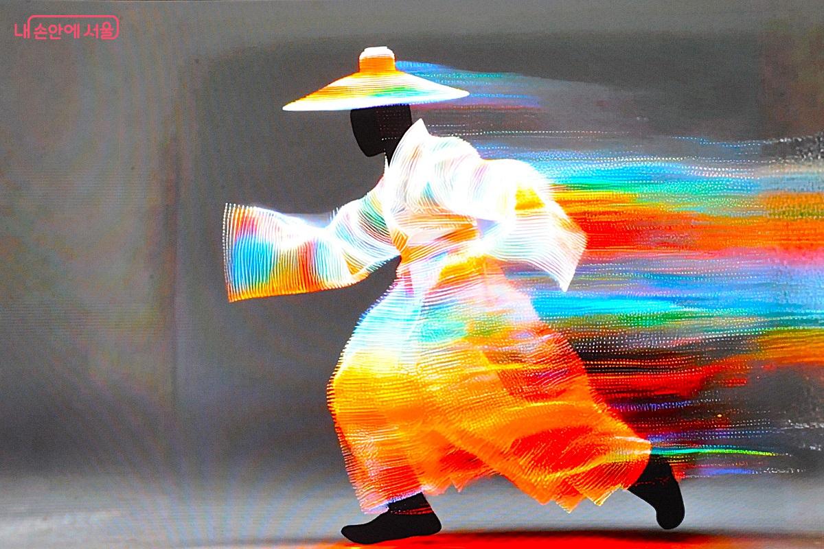 &lsquo;2025 서울라이트 광화문 국제공모&rsquo;작 중 김유미 작가의 <빛의 공명> &copy;조수봉