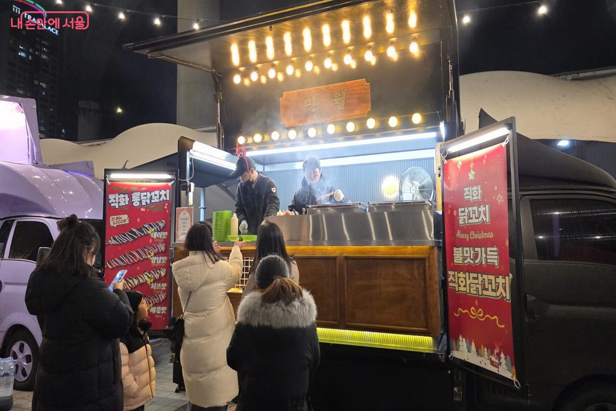 골라 먹는 즐거움이 있는 푸드트럭 ⓒ이선미
