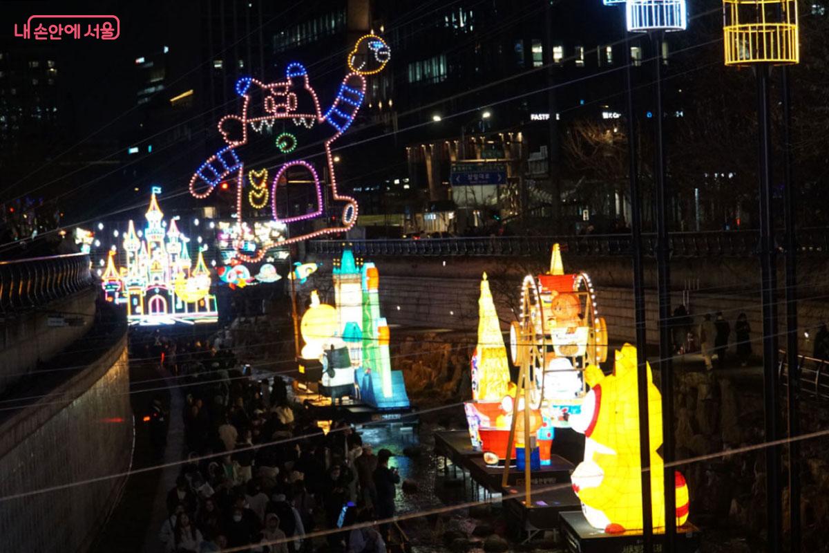 그 외에도 다양한 컨셉이 줄지어 서있다 ⓒ홍혜수