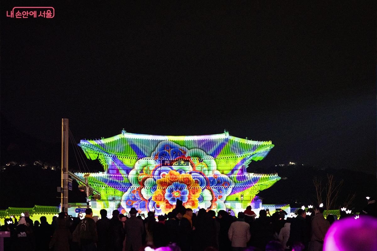 경복궁 외벽을 수놓은 미디어파사드ⓒ장신자