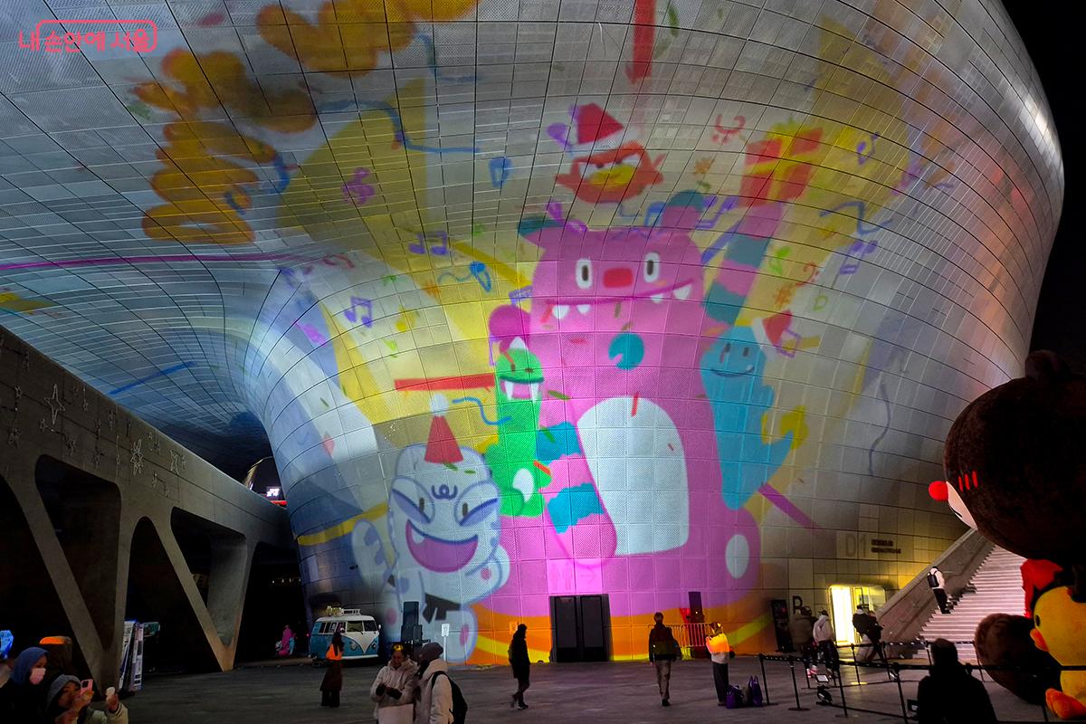 올해는 &lsquo;EVERGLOW : 영원히 빛나는 장(場)&rsquo;이라는 주제답게, 그 어느 때보다  풍성한 볼거리로 가득하다. &copy;정향선