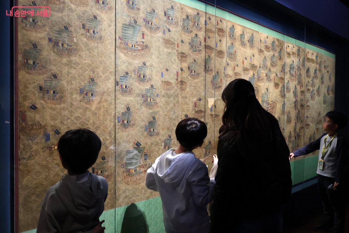 한산도대첩은 1592년 이순신 장군이 학익진 전술로 왜군 수군을 크게 무찌르며 바다의 주도권을 확보한 결정적 승리다. &copy;이봉덕