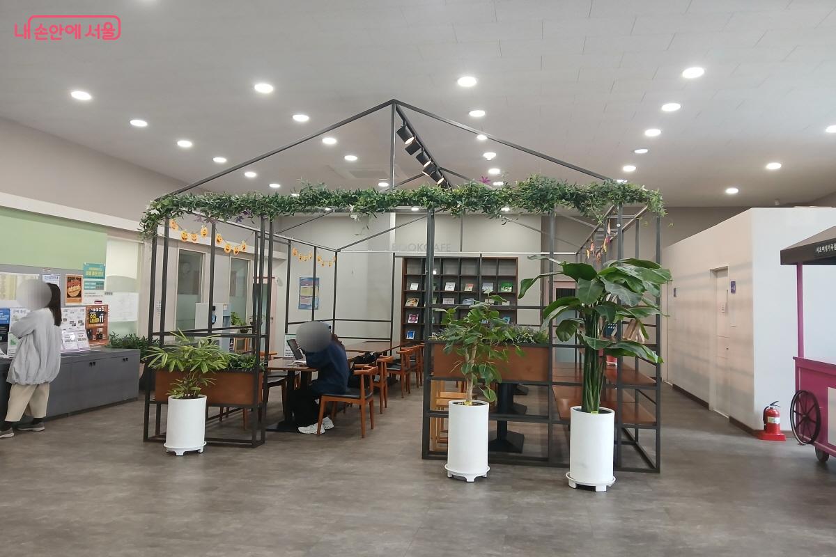 가족과 여성들을 위한 다양한 지원에 앞장서고 있는 서초여성가족플라자 잠원센터 &copy;최은영