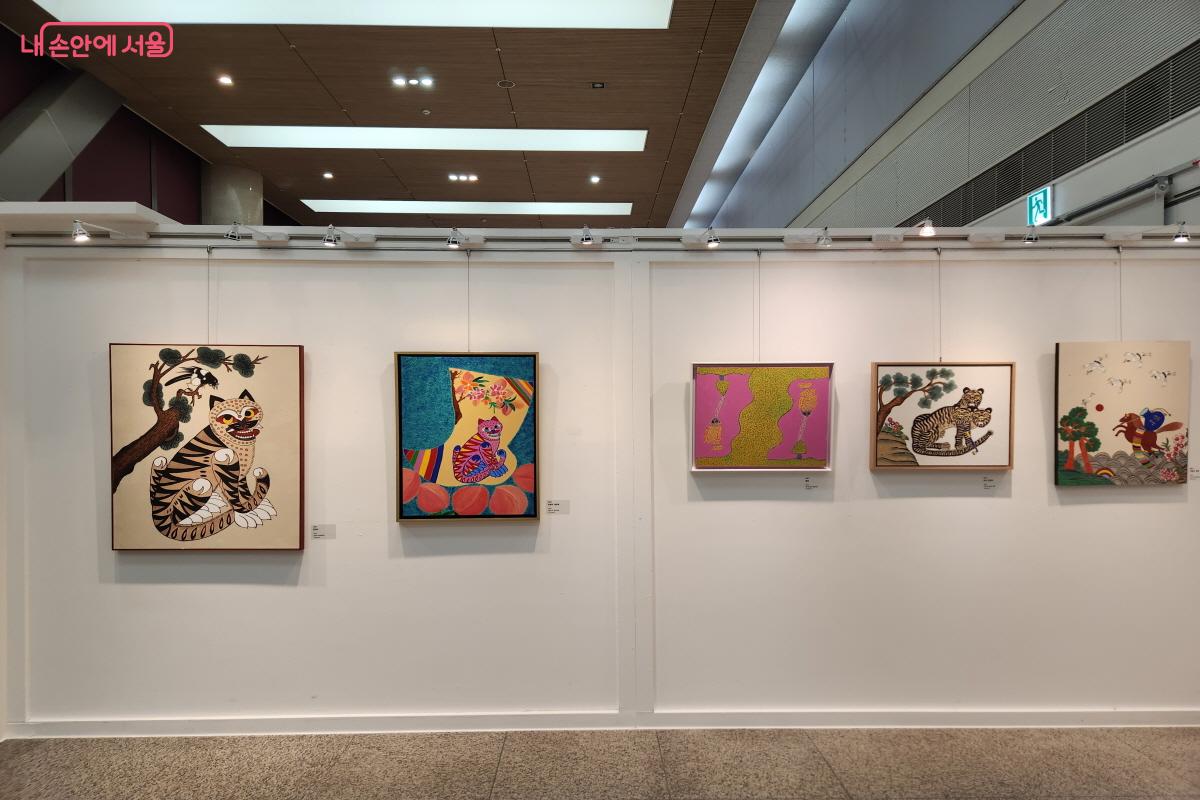 <케이팝 데몬 헌터스>의 인기에 힘입어 호랑이를 소재로 한 작품이 이목을 끌었다. &copy;윤혜숙