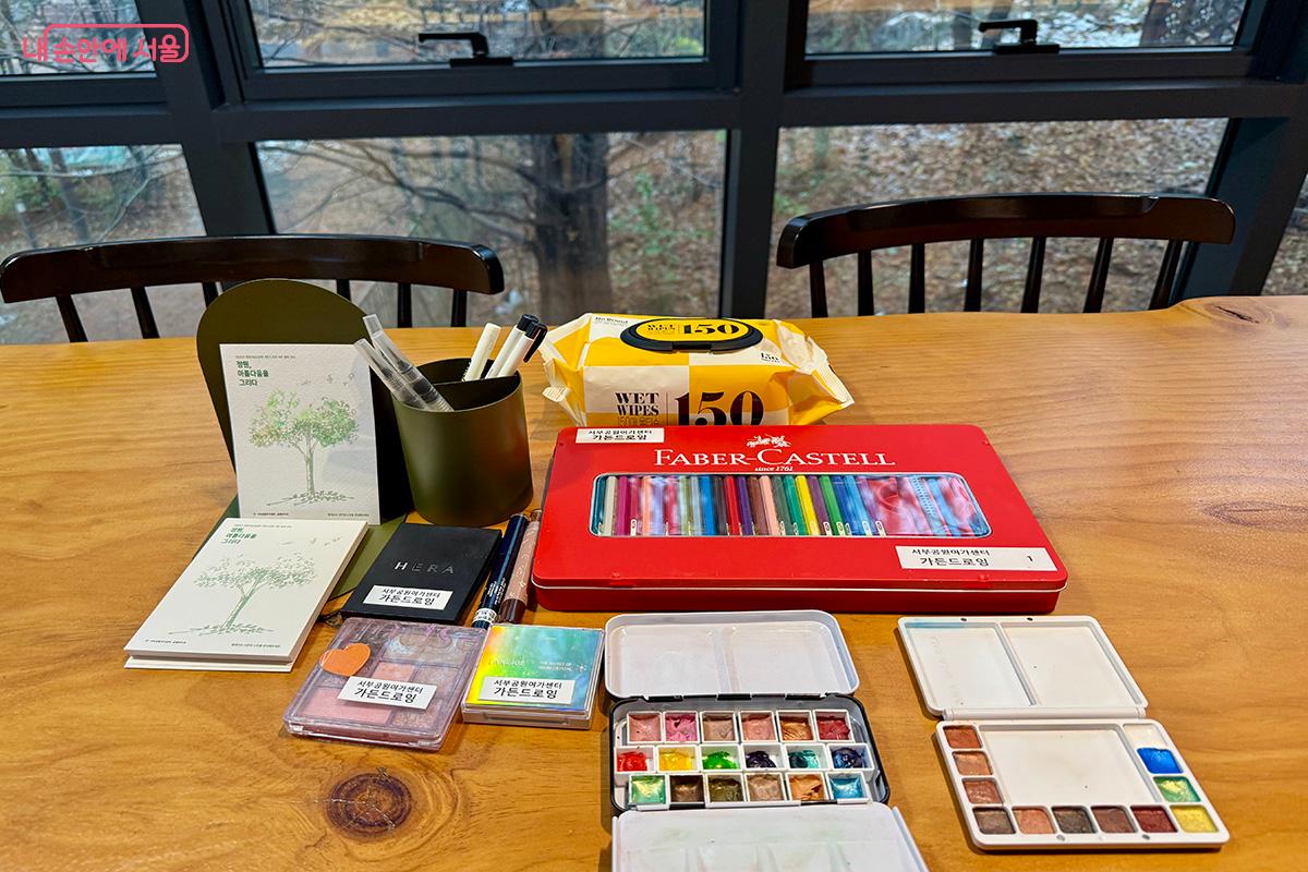 전시 현장에서 폐화장품 드로잉 체험이 가능하다. ©김미정