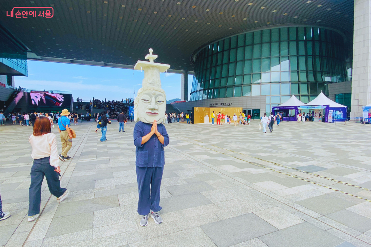 지난 9월 ‘국중박 분장대회’에 참여해 독창적인 관촉사 석조미륵보살입상 분장을 선보인 시민 ©양정화