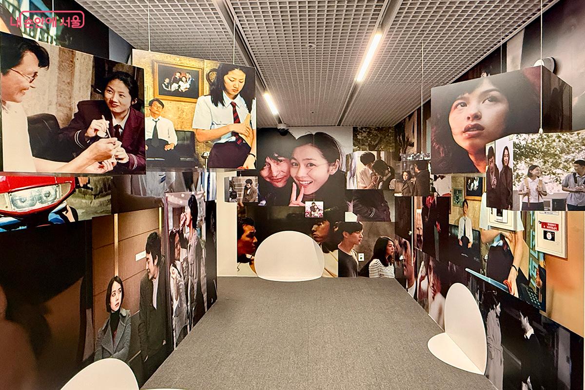 4층 기획전시실에서 열린 서울영화센터 개관 기념 첫 번째 팝업전시 'SEOUL, FILM AND CANVAS' ©김미정