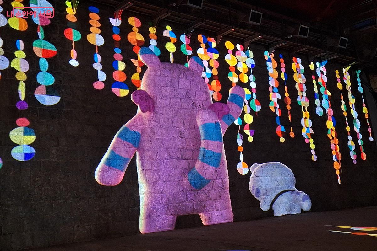 ‘아뜰리에 노들’이 2026년 2월 28일까지 노들섬 남단 한강대교 하부에서 열린다. ©정향선