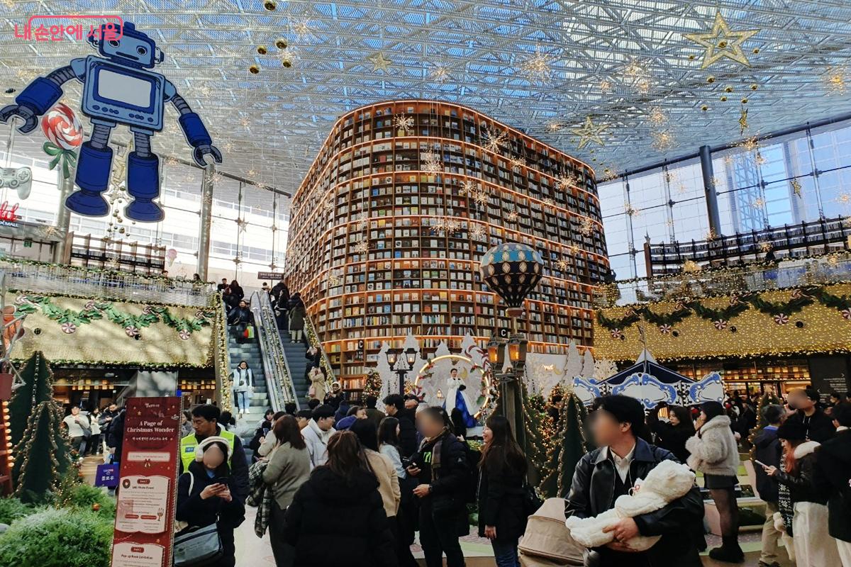 마치 동화책 세상으로 들어온 기분이 든다. ©김병규