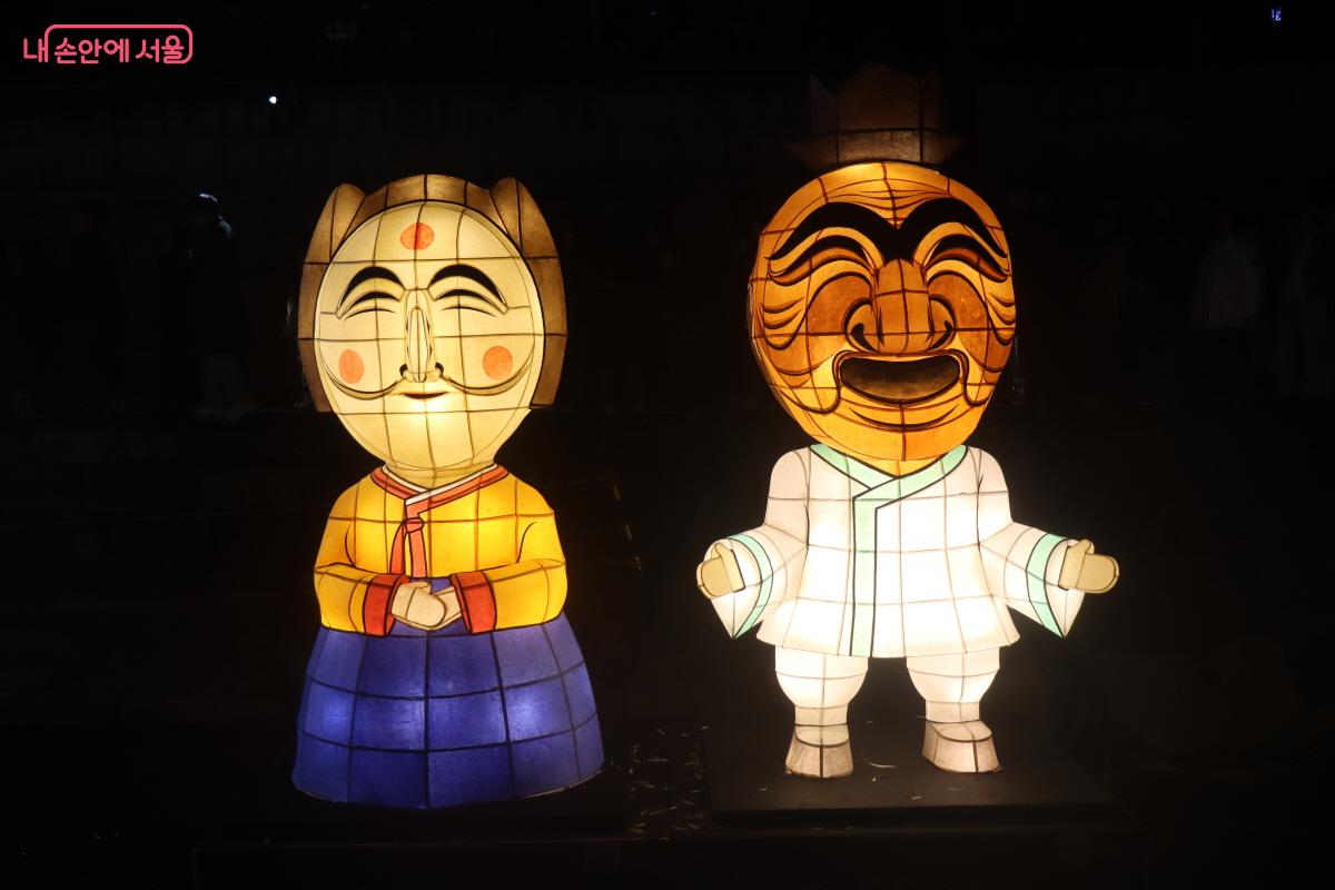 전통 캐릭터를 묘사한 양반탈과 부네탈 &copy;조송연