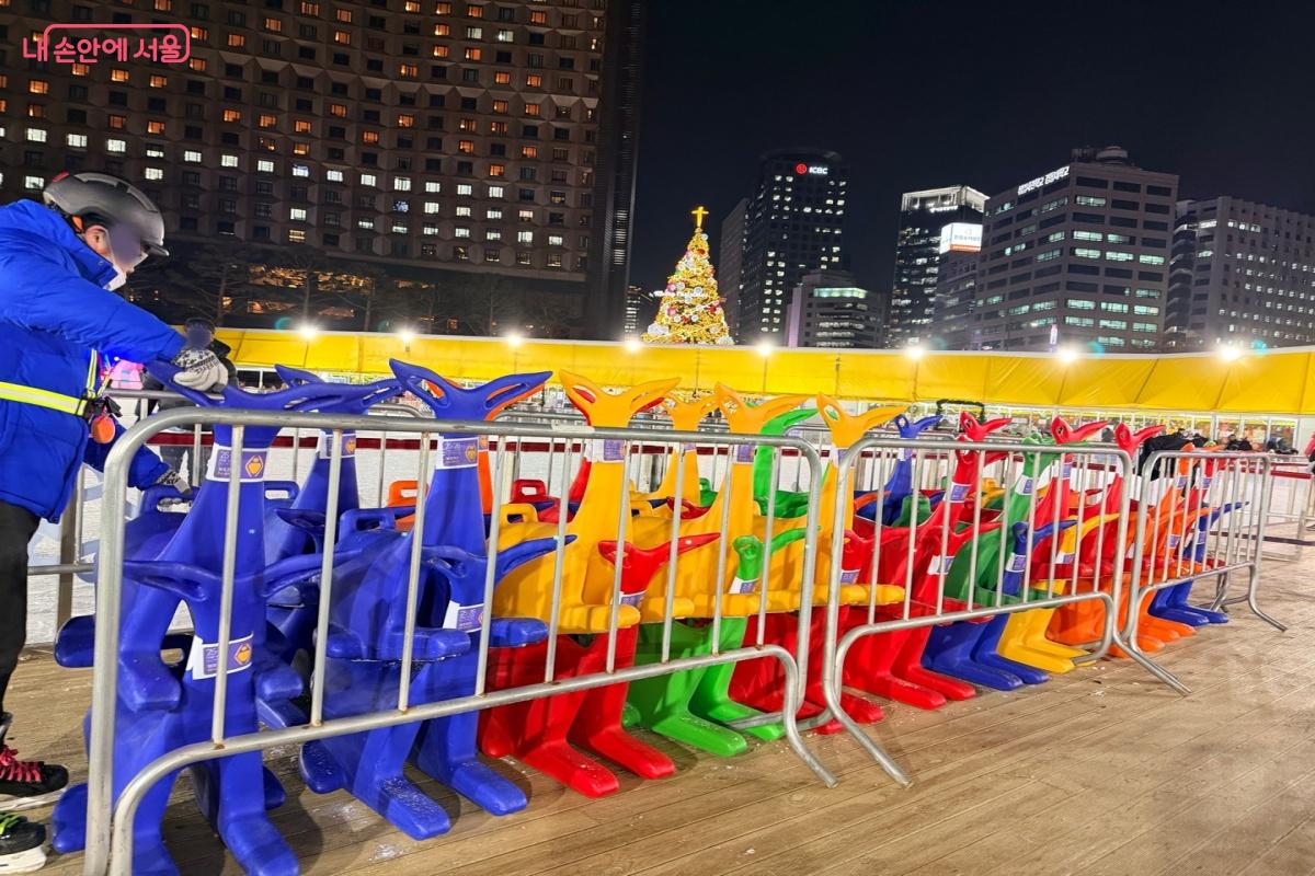 보조기가 있어 스케이팅이 서툰 아이나 초보자도 즐겁게 탈 수 있다. ⓒ노윤지