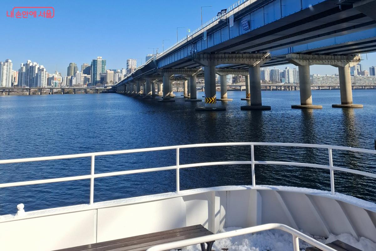 한강 르네상스호에서 바라본 한강 다리의 웅장한 모습 ©정창석