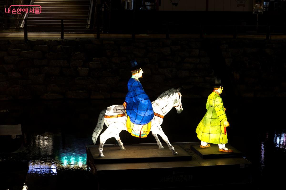 약 350미터 구간에 멋진 한지등 작품들이 전시되고 있다. ©임중빈