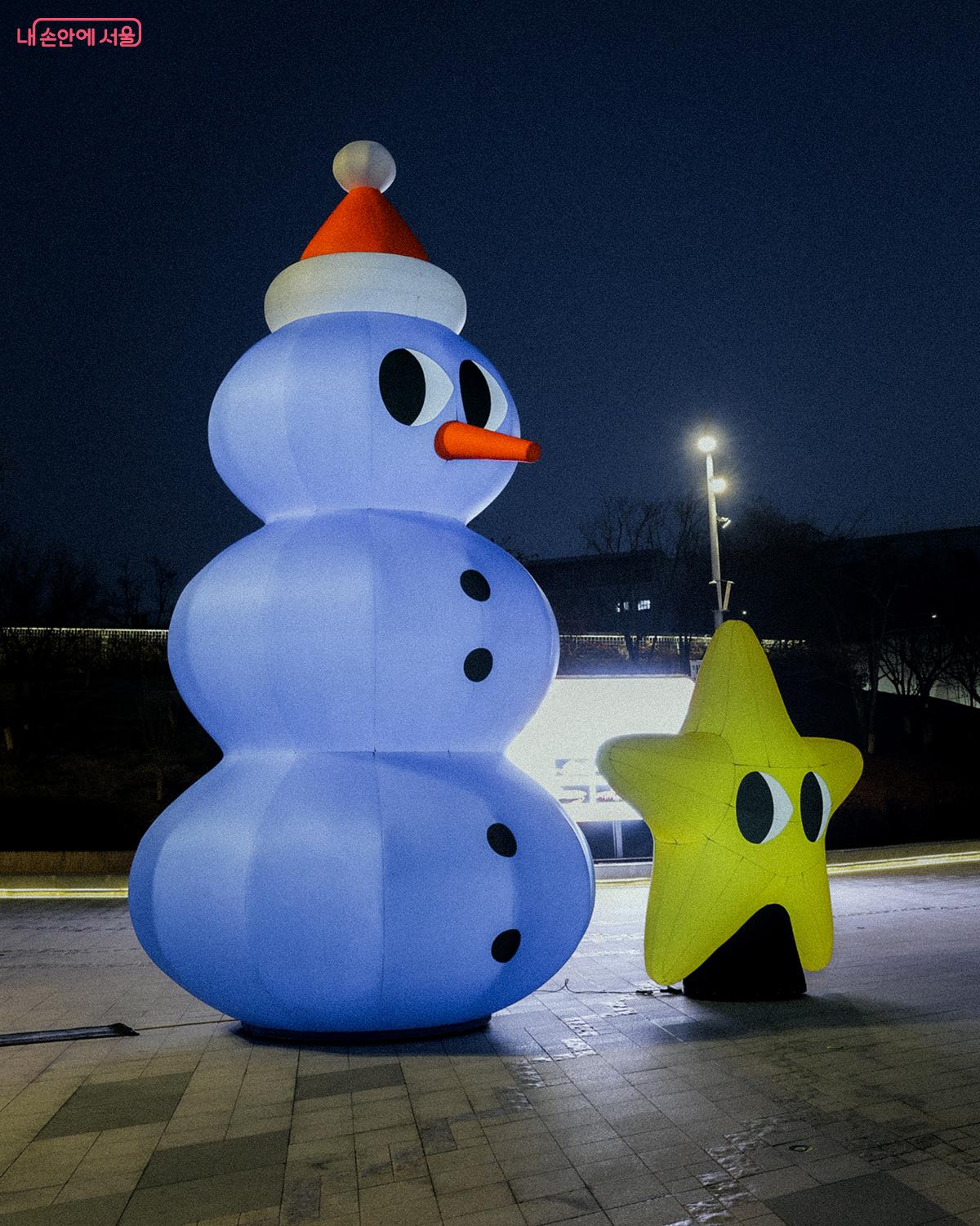 팔거리에서 만나볼 수 있는 이야이야앤프렌즈 캐릭터 포토존 &copy;김아름