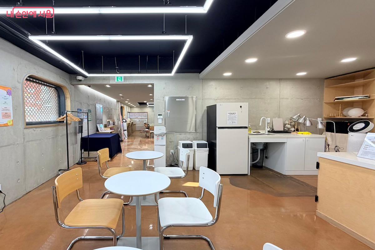 2층에는 공유주방도 마련되어 있다. &copy;이종빈