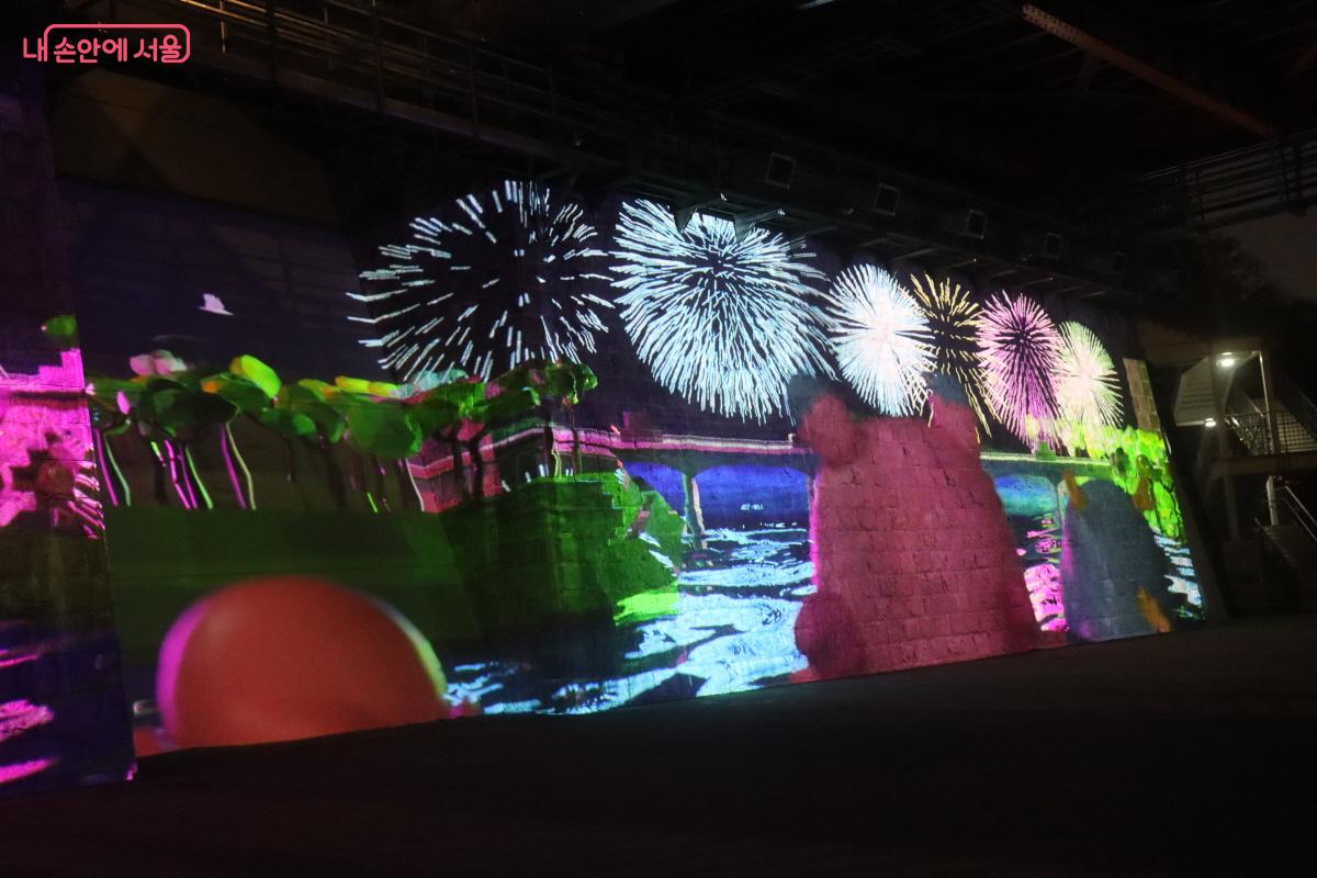 서울과 한강을 대표하는 불꽃 축제 그리고 해치와 소울프렌즈 ©조수연