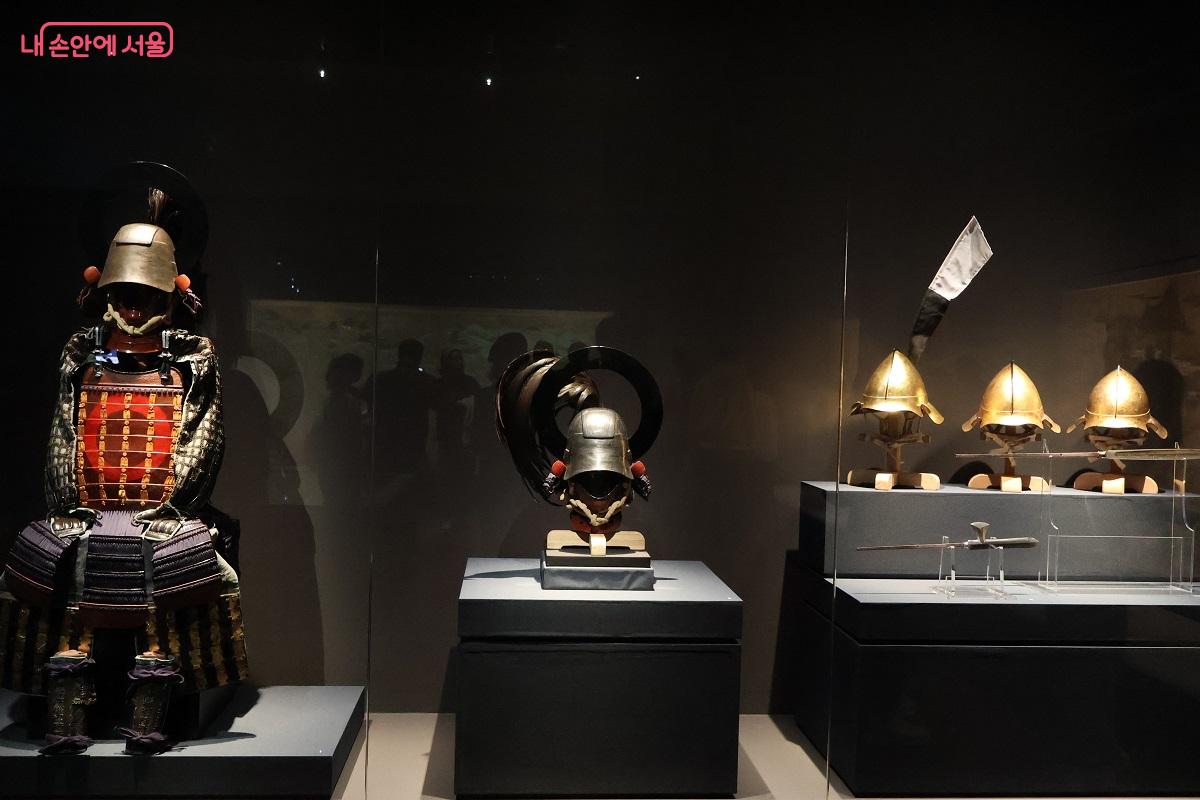 일본 장수들이 입는 갑주와 투구 &copy;이봉덕