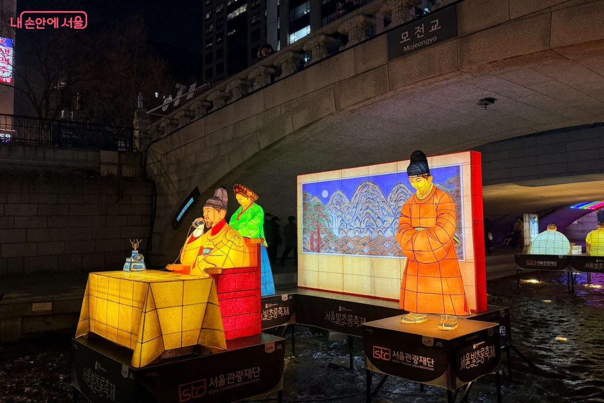 1896년 덕수궁에서 울려 퍼진 우리나라 최초의 전화 통화 장면을 묘사했다. &copy;노윤지