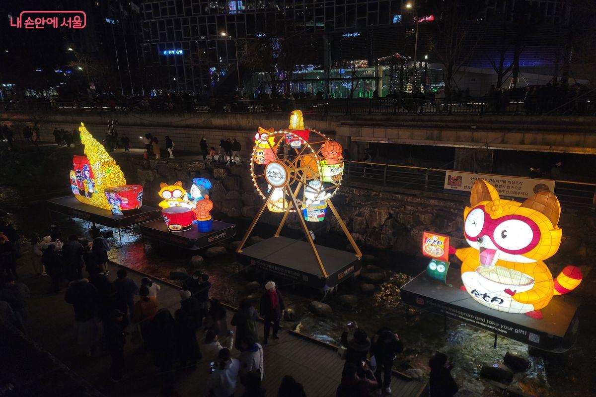 신라면과 너구리 라면 등 광고 전시도 볼 수 있다. &copy;이동영