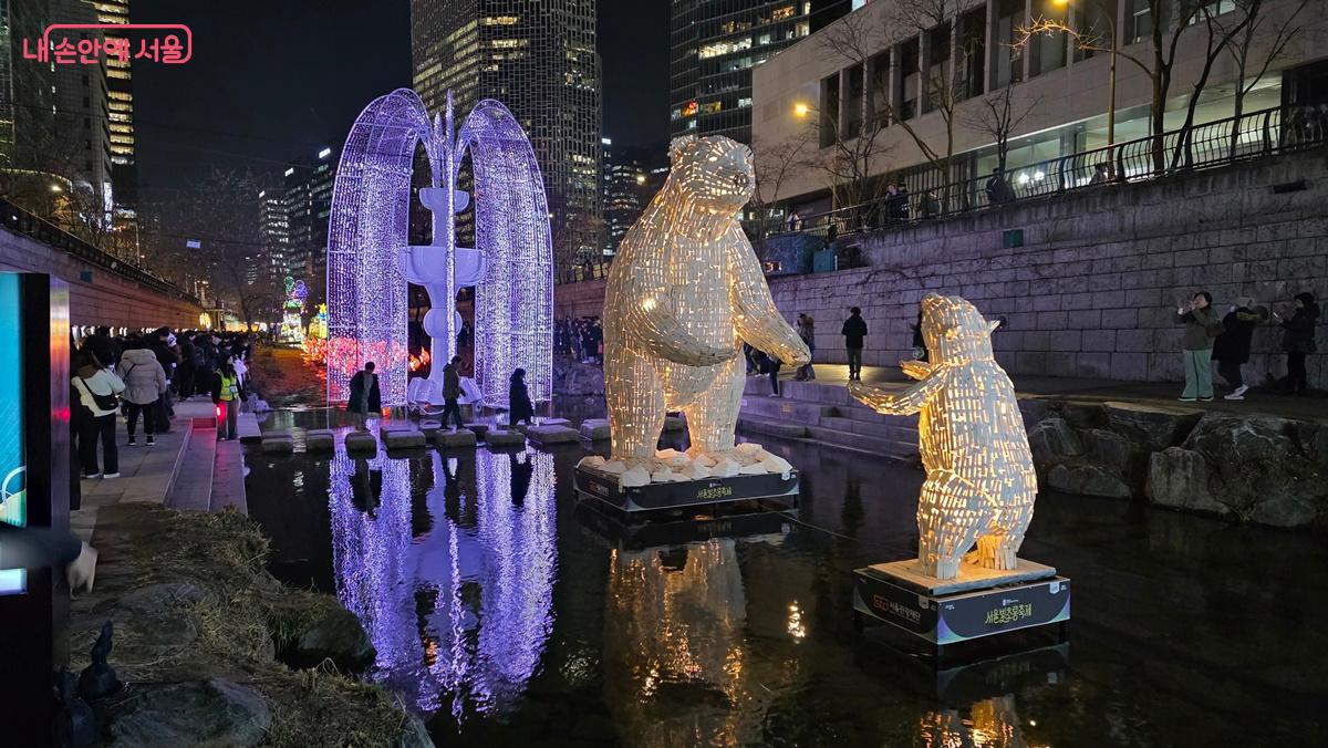 청계천 서울빛초롱축제의 몽환적인 조형물들