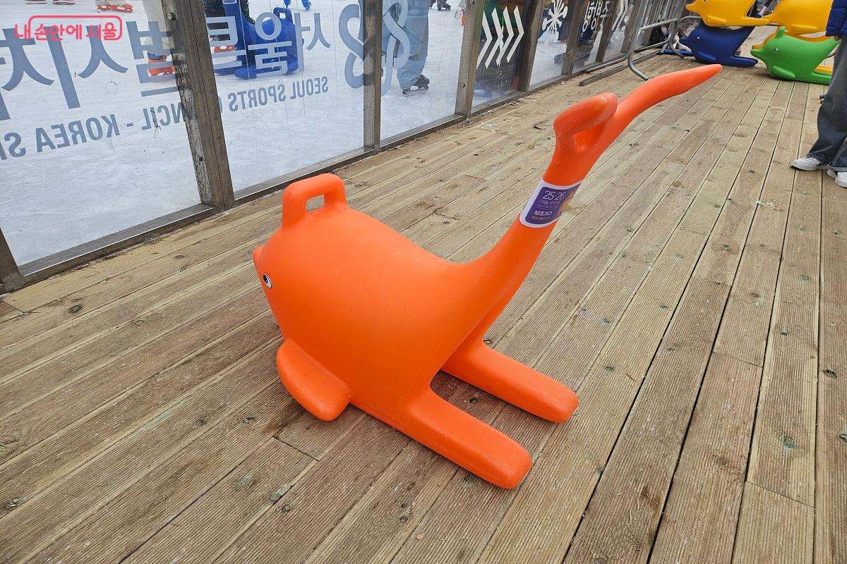 보조기구는 1시간 당 4,000원의 요금을 납부하면 사용할 수 있다. &copy;김진호