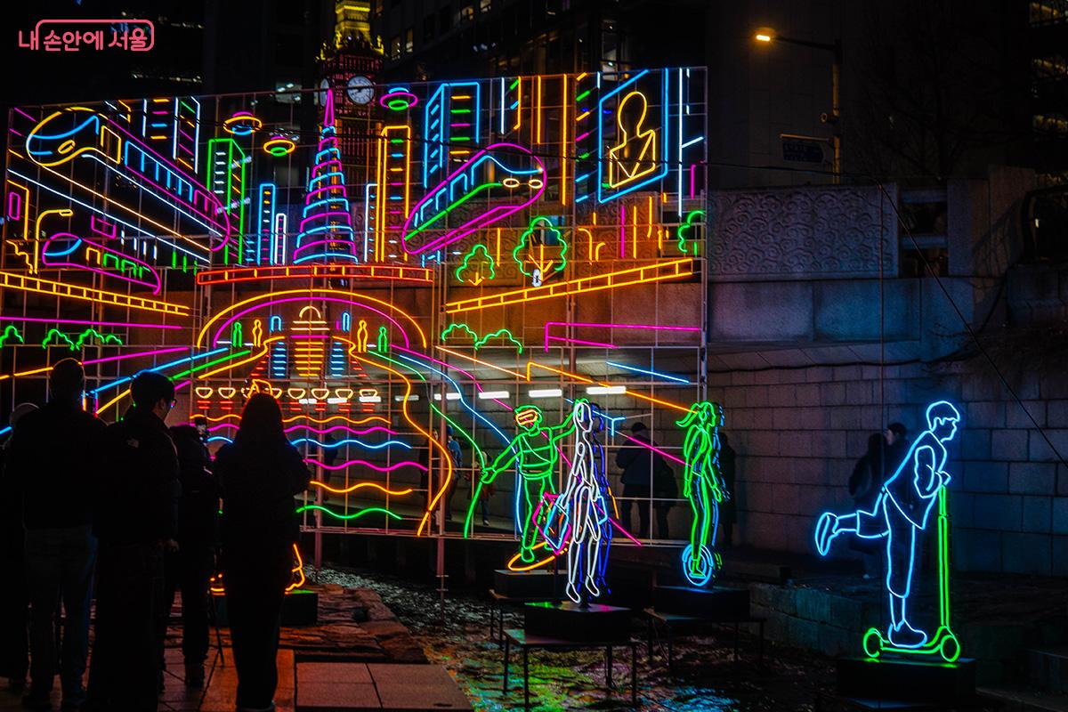 조형물 <청계의 빛 : 청계천의 미래> 일부 &copy;최승훈