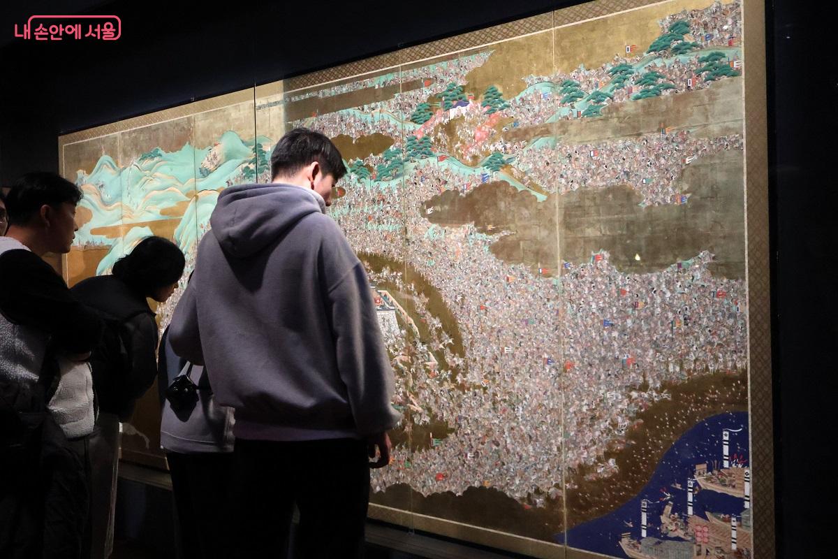 울산왜성 전투를 그린 병풍. 1886년 작. 일본 나베시마 보효회 징고관. 1597년 12월부터 1598년 1월까지 울산왜성을 놓고 조명 연합군과 왜군 사이에 벌어진 전투를 묘사하고 있다. &copy;이봉덕