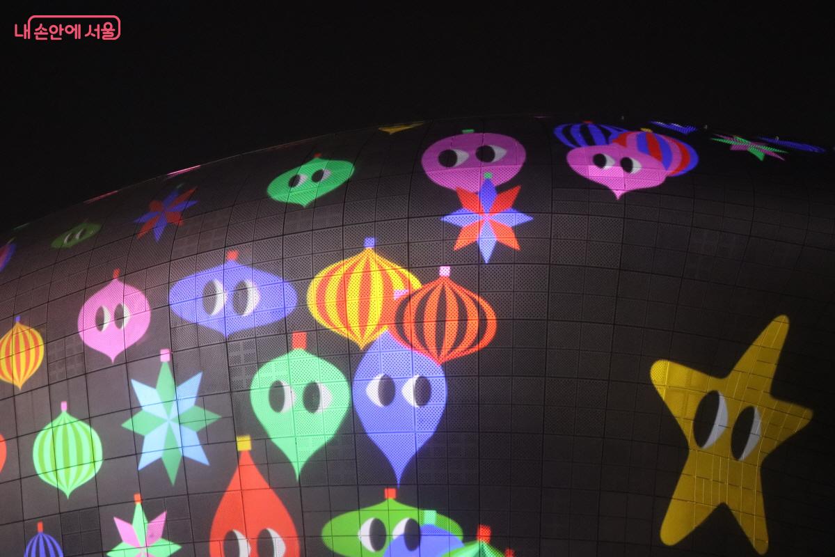 마치 우리를 향해 인사하는 것 같다. &copy;조수연