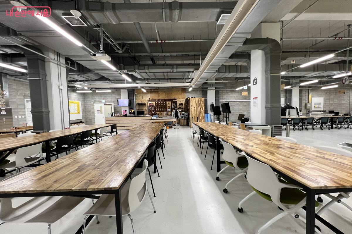 공간이 넓고 사용할 수 있는 기계도 다양하다. &copy;박지영