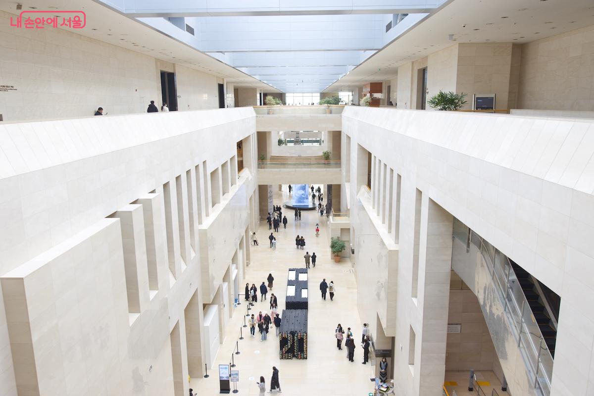 새해를 맞아 여전한 인기를 자랑하고 있는 국립중앙박물관의 주말 풍경