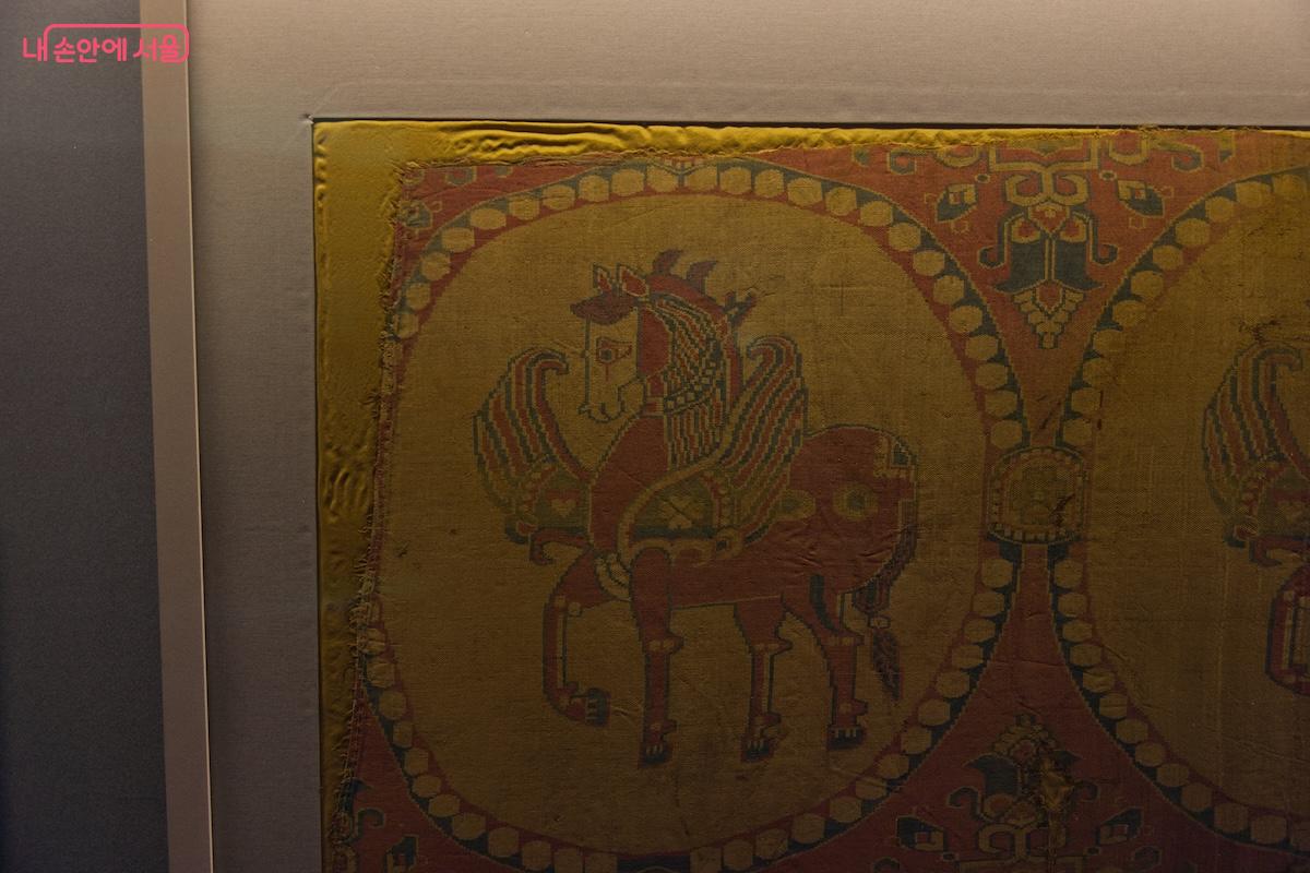 정교하면서도 화려한 이슬람 유물들이 신비롭기만 하다